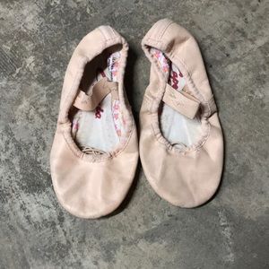Capezio pink ballet slippers size 11 m